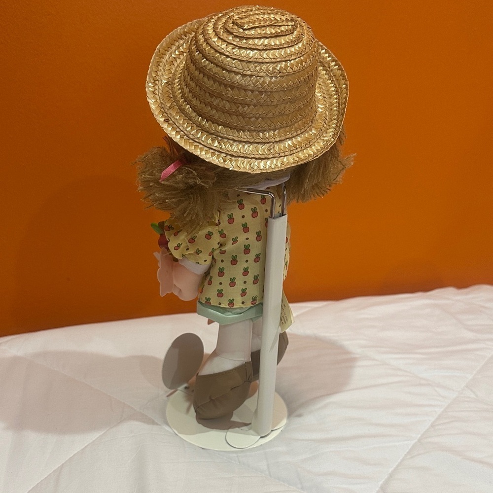 NEW Straw Hat Doll with Basket of Apples - Picture 7 of 9
